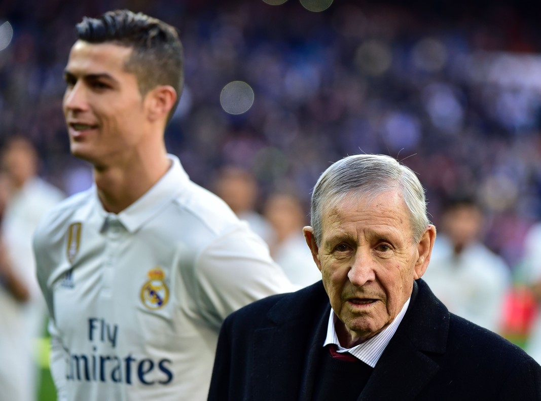 Raymond Kopa junto a Cristiano Ronaldo el pasado mes de enero